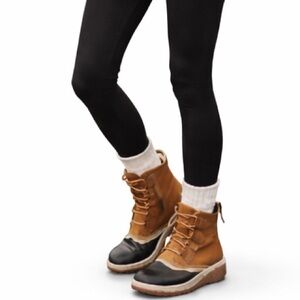 Sorel Out N’ About Waterproof Rain Boots | Gorpcore Campcore Size 6.5 duck boots